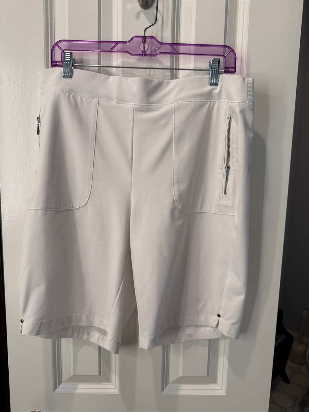 Chico’s Women’s White Pull-On Bermuda Shorts with Zip Pockets